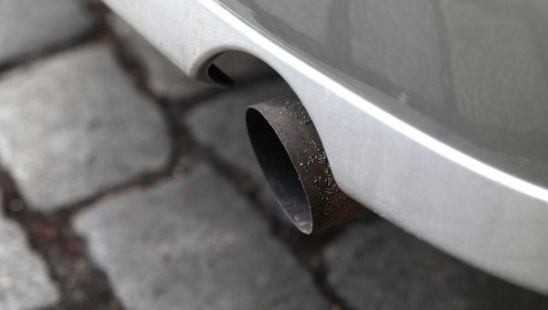 EU-Parlament stimmt Lockerung von CO2-Vorgaben für Autohersteller zu
