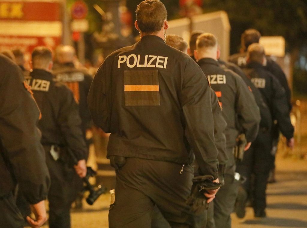 Polizeiwagen in Kreuzberg in Verkehrsunfall verwickelt