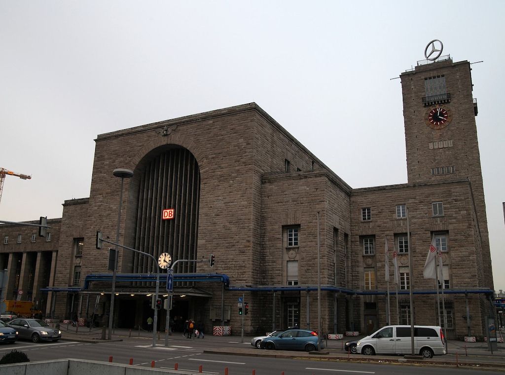 Widerstand gegen Polizeikontrolle am Stuttgarter Hauptbahnhof