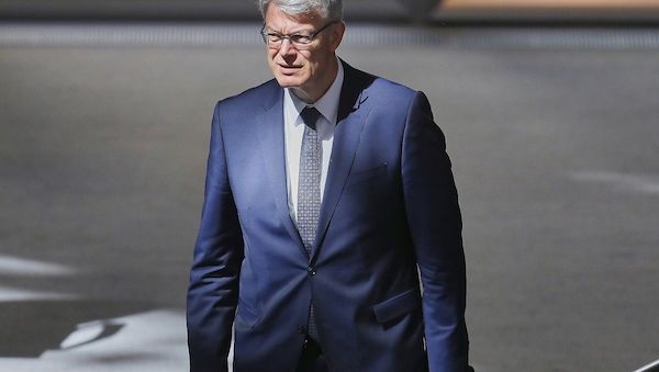 Verkehrsminister Schnieder steht zu Ja zum Deutschlandticket
