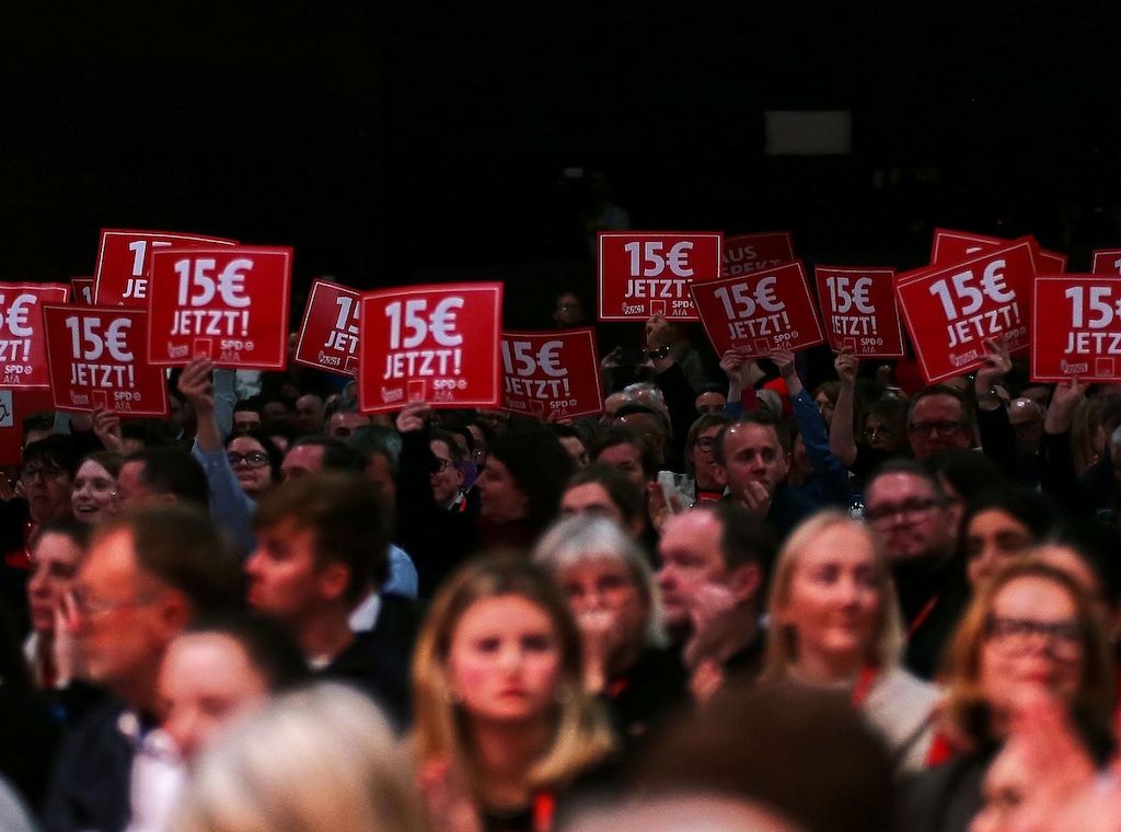 SPD stellt Mindestlohn von 15 Euro für 2026 in Aussicht