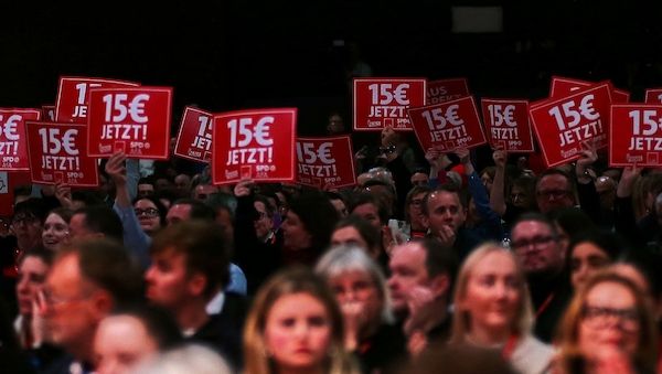 SPD stellt Mindestlohn von 15 Euro für 2026 in Aussicht