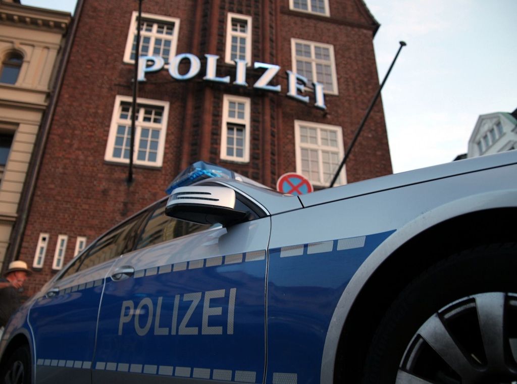 19-Jähriger begeht mehrere Straftaten in Hamburger S-Bahnhof Reeperbahn