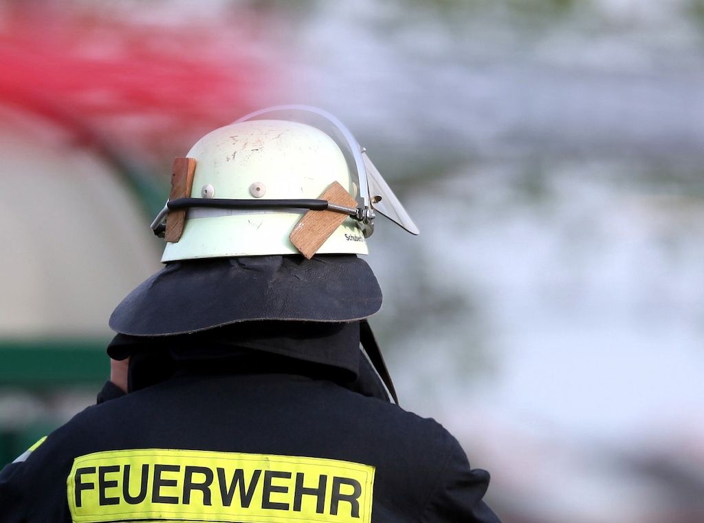 Ein Toter bei Dachstuhlbrand in Düsseldorf
