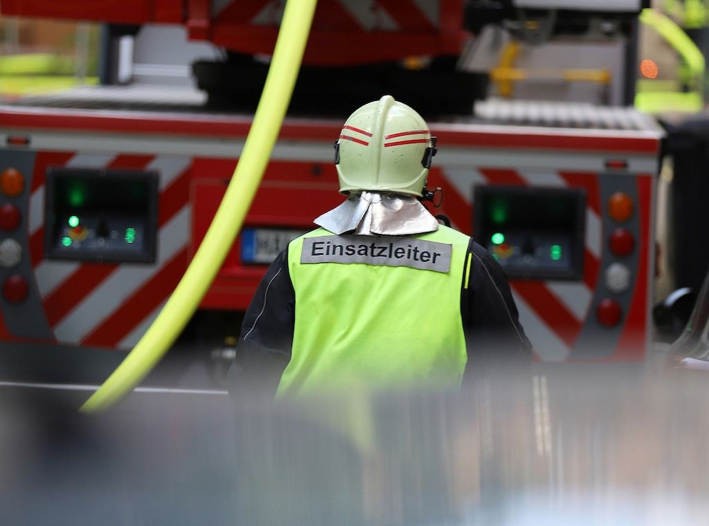 Schwerer Verkehrsunfall am Olgaeck in Stuttgart fordert mehrere Verletzte