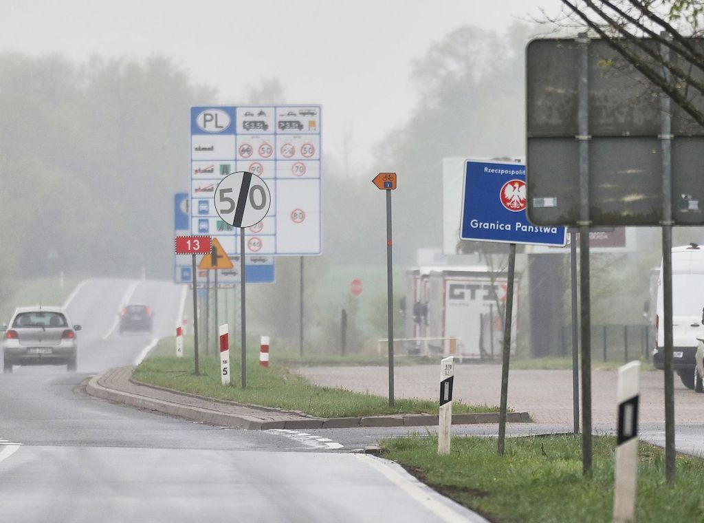 Zurückweisungen an Grenzen stoßen auf Kritik und Unterstützung