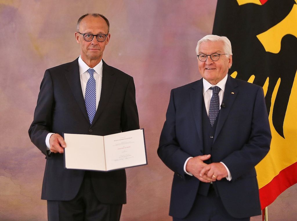 Merz von Steinmeier zum Bundeskanzler ernannt