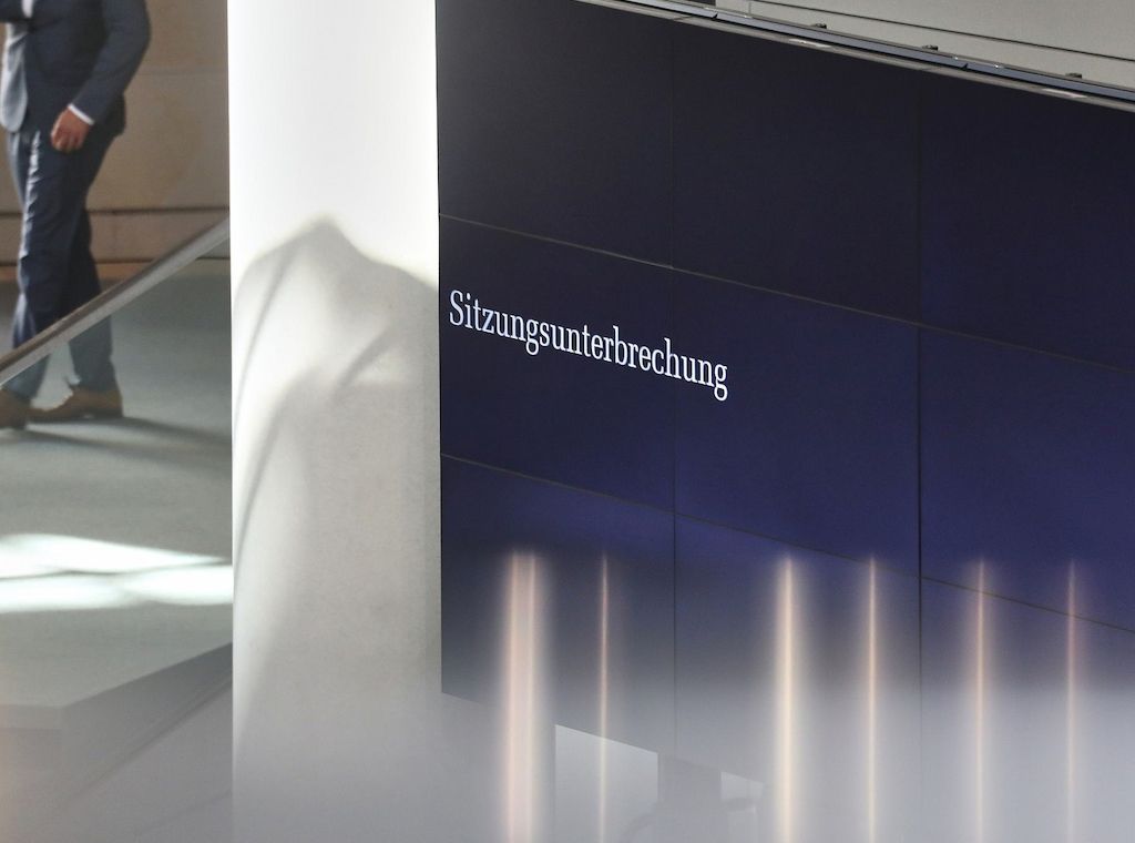 Kanzlerwahl: Wirtschaft fürchtet Schaden durch Hängepartie