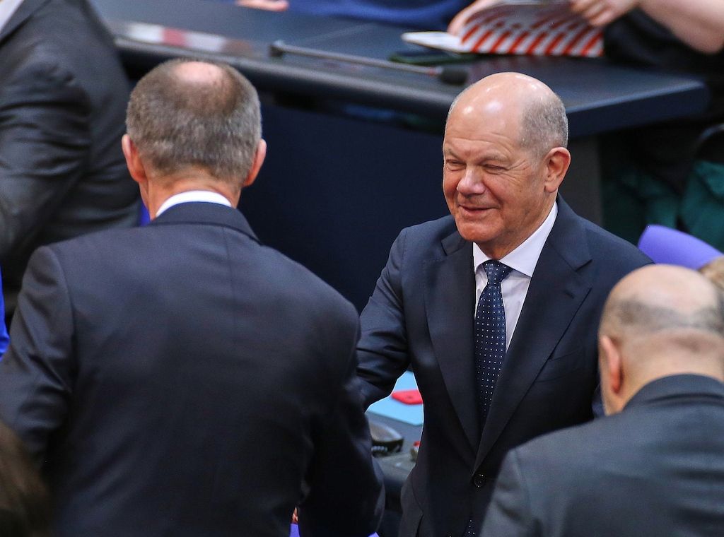 Scholz blickt mit "gewisser Gespanntheit" auf Merz-Kanzlerwahl