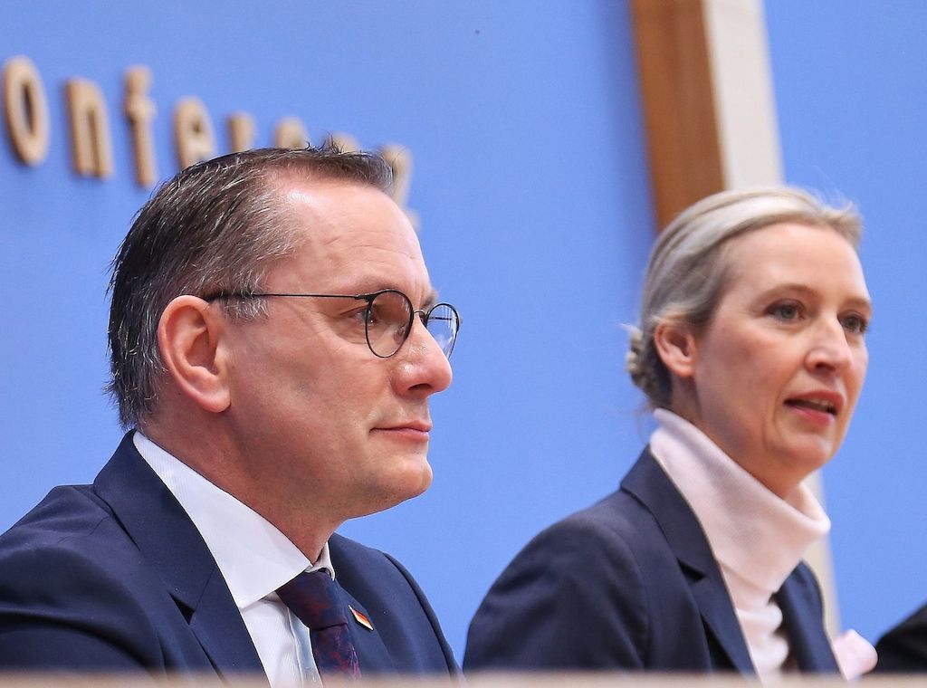 AfD reicht Klage und Eilantrag gegen Verfassungsschutz ein
