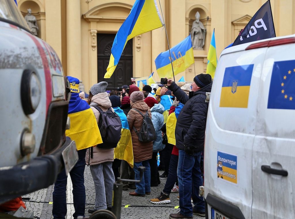 Ukraine: Merz fordert vor Verhandlungen Waffenruhe
