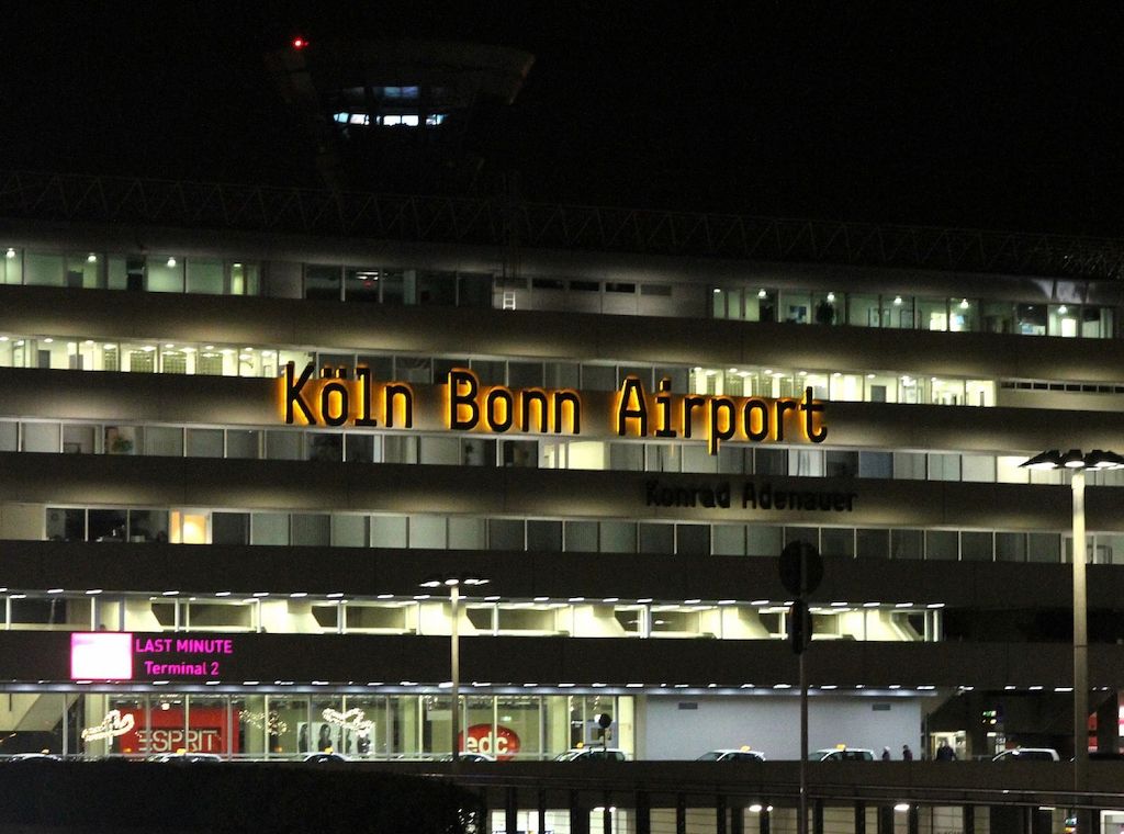 Internationaler Haftbefehl am Flughafen Köln/Bonn vollstreckt
