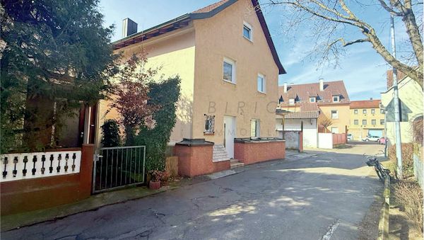 Dreifamilienhaus in zentrumsnaher Lage von Neu-Ulm