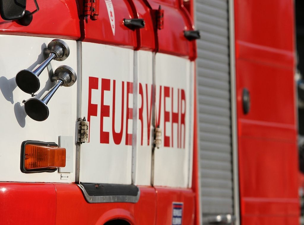 Ein Schwerverletzter nach Wohnungsbrand in Hellersdorf