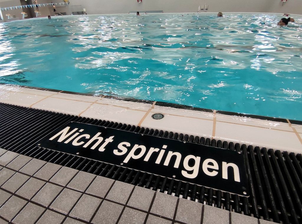 VKU-Umfrage: Jedes dritte Schwimmbad erhöht 2025 die Preise