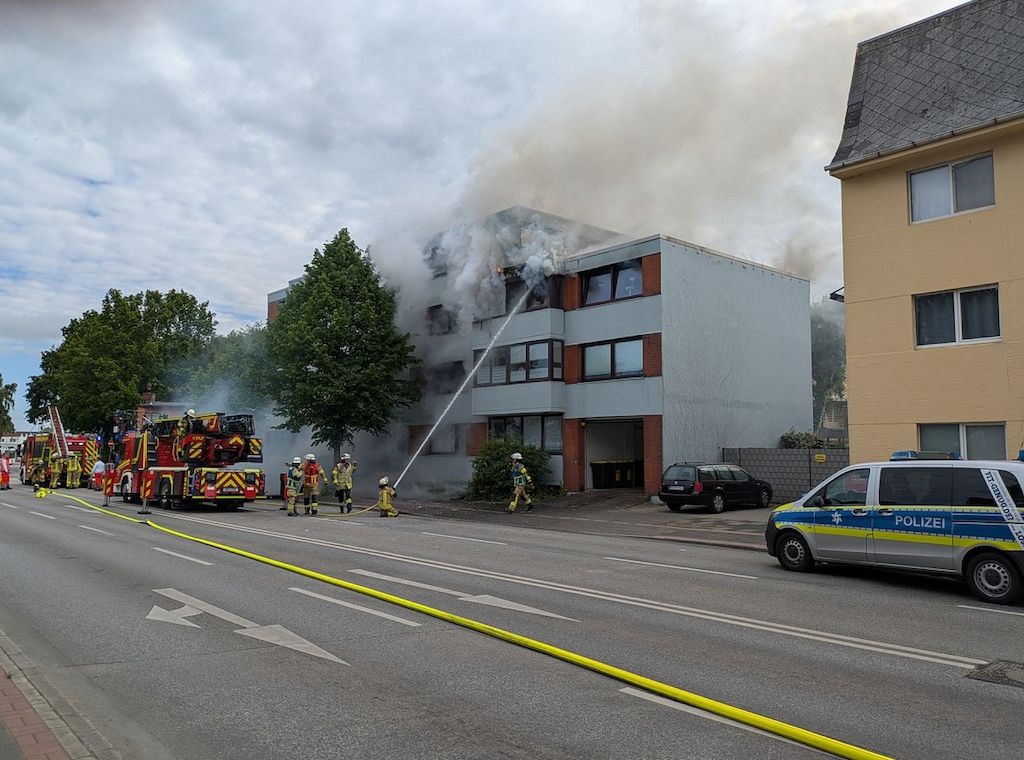 Wohnungsbrand in Bremerhaven führt zu Rettungseinsatz