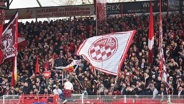 Bayerns Innenminister gratuliert FC Bayern zur Doppel-Meisterschaft