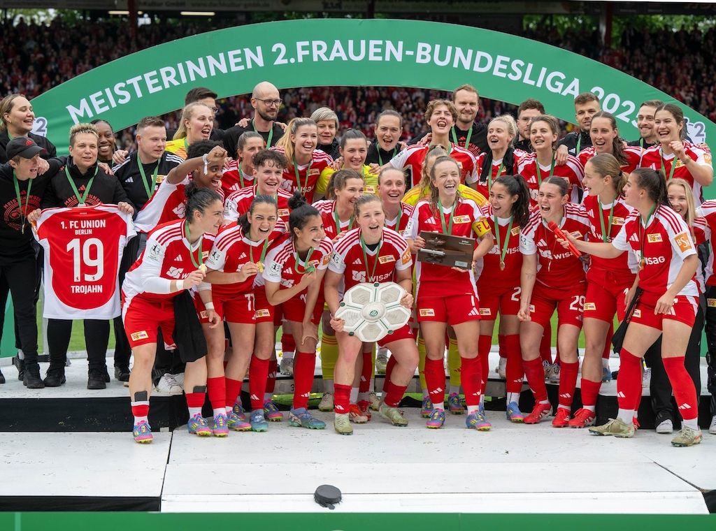 Union-Frauen holen sich vor großer Kulisse die Meisterschale