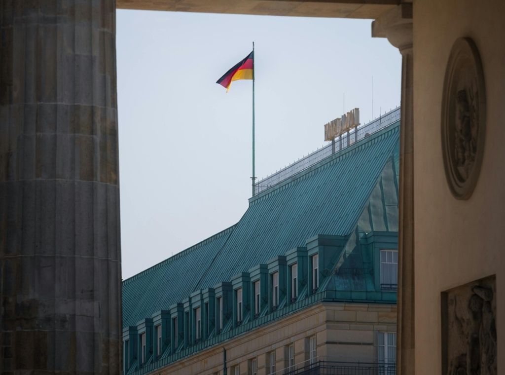 Experte Tobias Klingelhöfer: Stimmt es, dass viele Deutsche das Grundgesetz kaum kennen?