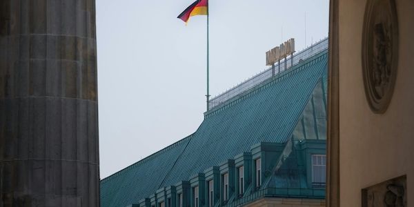 Experte Tobias Klingelhöfer: Stimmt es, dass viele Deutsche das Grundgesetz kaum kennen?