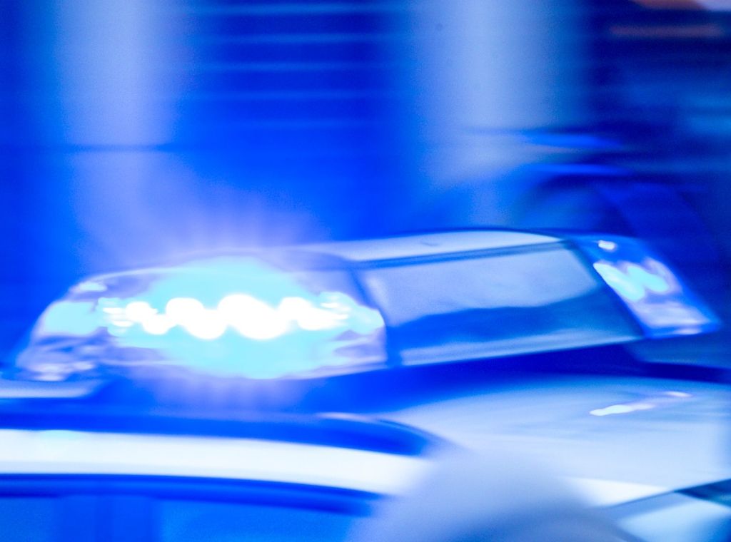 Einbruch in einem Shoppingcenter in Berlin-Mitte mit Gullydeckel
