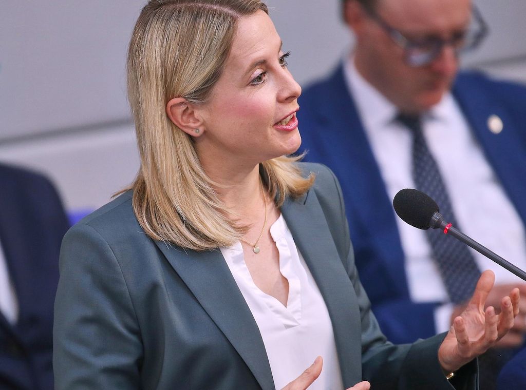Neue Bauministerin Hubertz outet sich als Airbnb-Fan