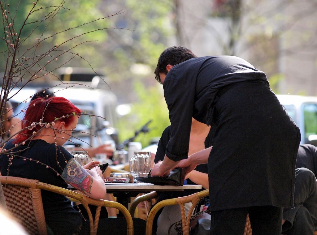 Datev: Umsatzsteuersenkung kommt für kleine Gastronomen zu spät