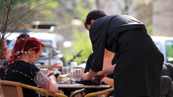 Datev: Umsatzsteuersenkung kommt für kleine Gastronomen zu spät