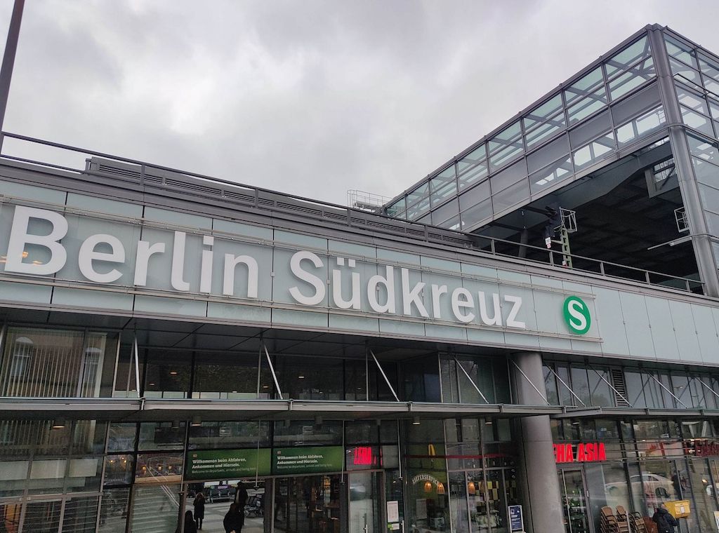 Bundespolizei verbietet gefährliche Gegenstände an Berliner Bahnhöfen