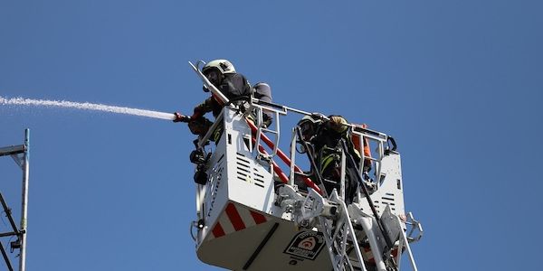 Feuer in Kleingartengebiet in Bremerhaven verursacht Umweltschaden