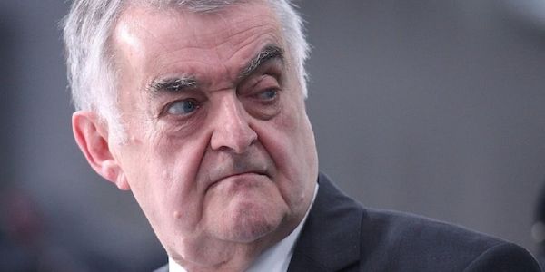 NRW-Innenminister sieht steigende Gewaltbereitschaft der Jugend