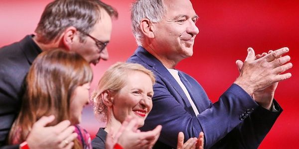Van Aken: Politische Mitte "kümmert sich nicht um die Menschen"