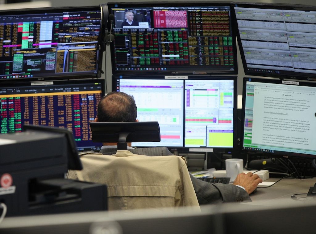 Dax lässt nach - Trumps neue Zoll-Ankündigung schockt Anleger