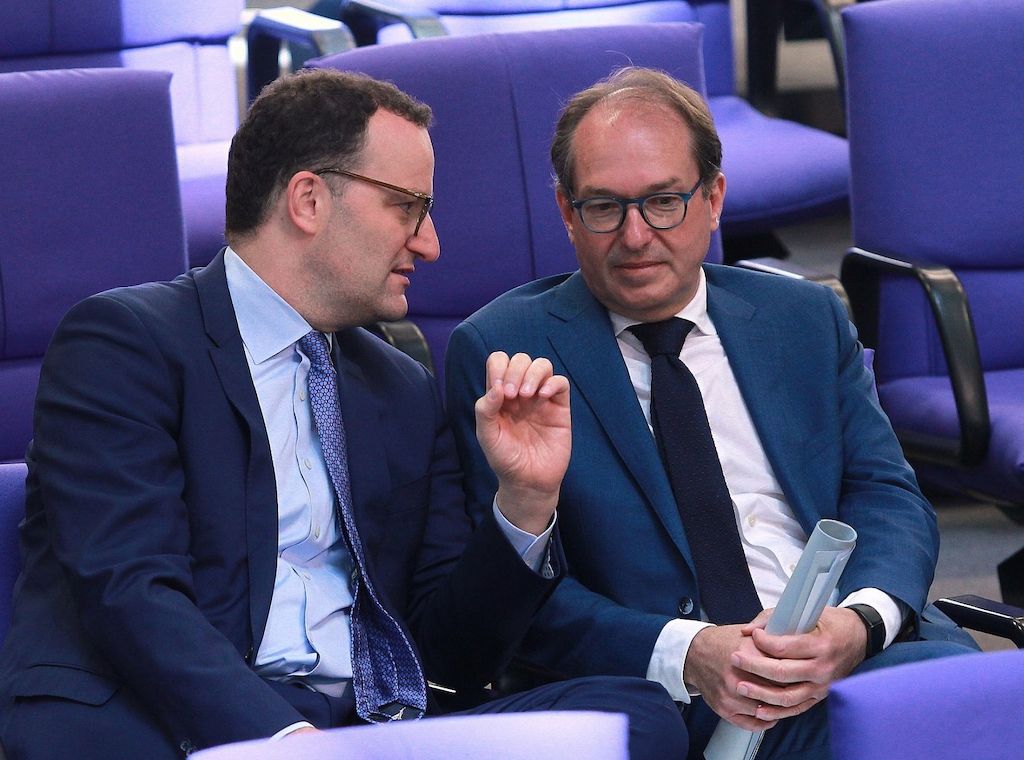 Spahn nennt Dobrindt "Deutschlands schwarzen Sheriff"