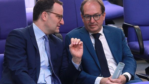 Spahn nennt Dobrindt "Deutschlands schwarzen Sheriff"