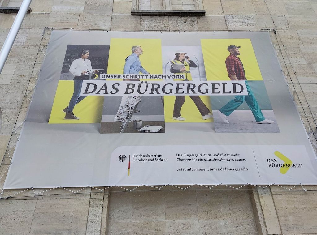 Spahn warnt vor steigender Zahl von Migranten im Bürgergeld