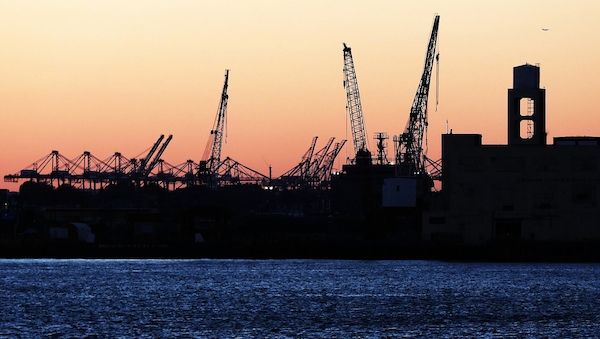 Wirtschaftsforscher fürchtet Exporteinbruch um 80 Prozent