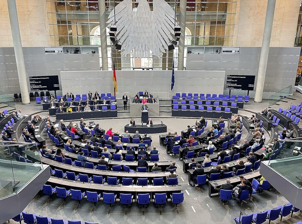 Fast zwei Dutzend Anzeigen wegen Geheimnisverrat im Bundestag