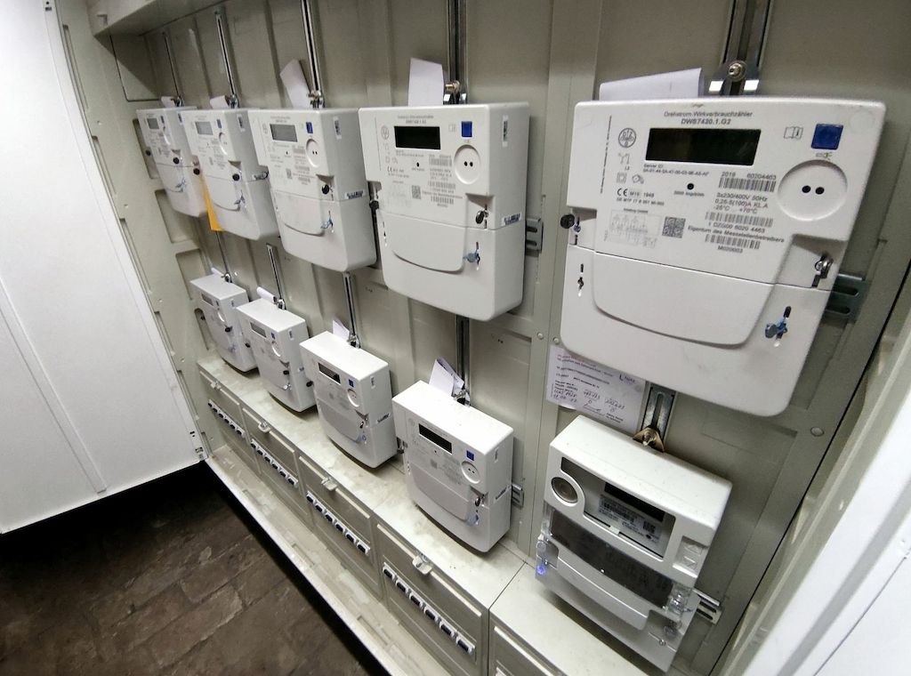 IW: Vierköpfige Familie würde mit Strom-Entlastung 220 Euro sparen