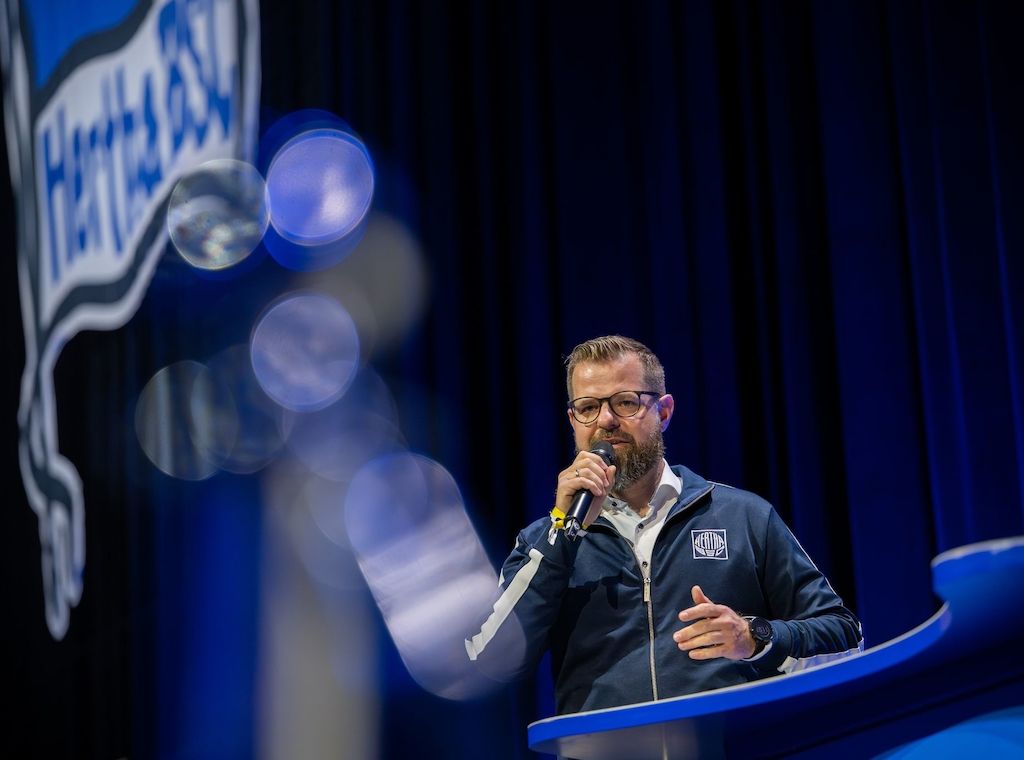 Hertha BSC mit großen Pläneen: Aufstieg und solide Zahlen