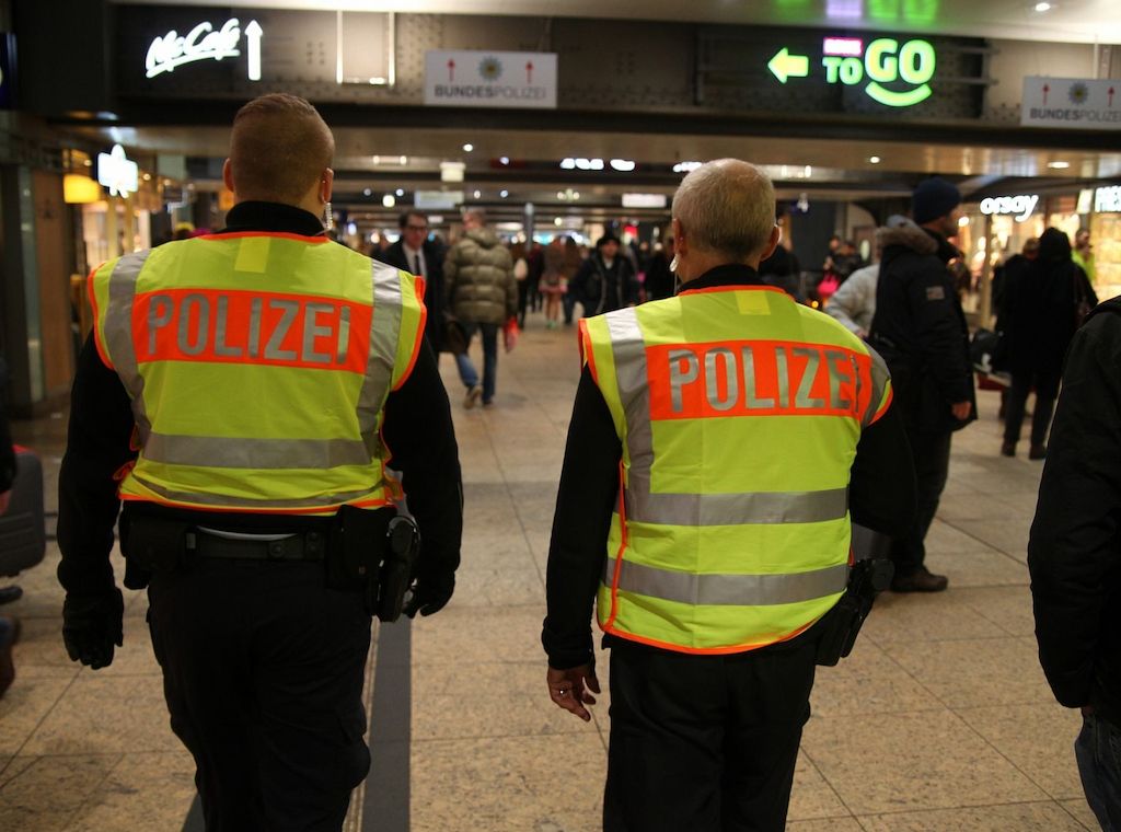 Grüne fordern mehr Polizeipräsenz an Bahnhöfen