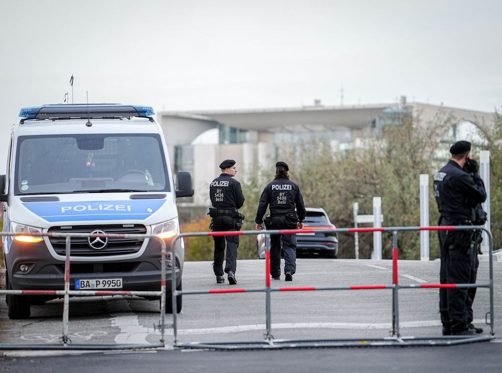 Berliner Polizei hat erneut ein Problem mit verdorbener Verpflegung bei einem Großeinsatz
