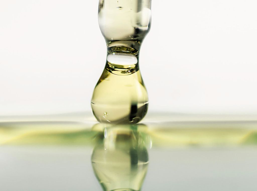 myrto Naturkosmetik - Alkohol, denaturierter Alkohol und Fettalkohole in der Hautpflege – schädlich oder nicht?        