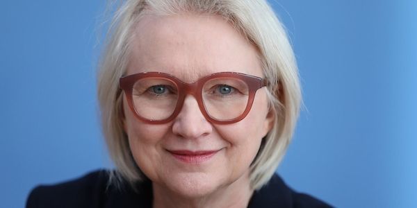 Rente: Schnitzer findet Eingliederung von Beamten "sinnvoll"