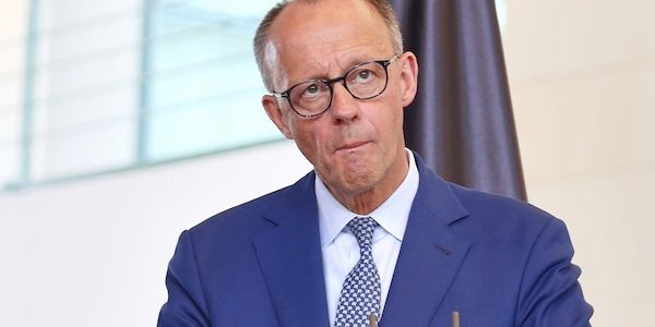 Linke attackiert Merz für geplante Taurus-Geheimhaltung