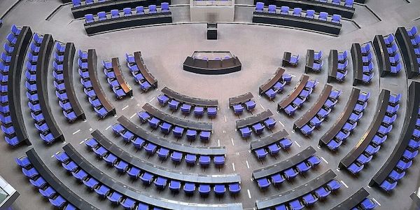 Bundestag soll im September früher aus der Sommerpause kommen