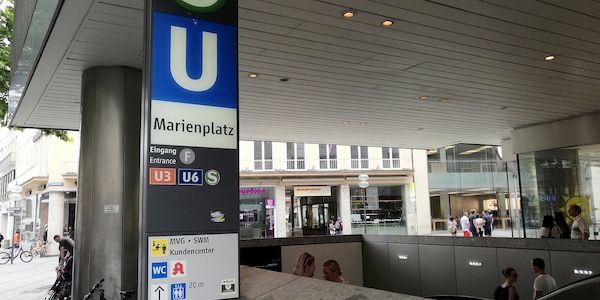 Mann verletzt in Münchner S-Bahn Gruppe mit Messer
