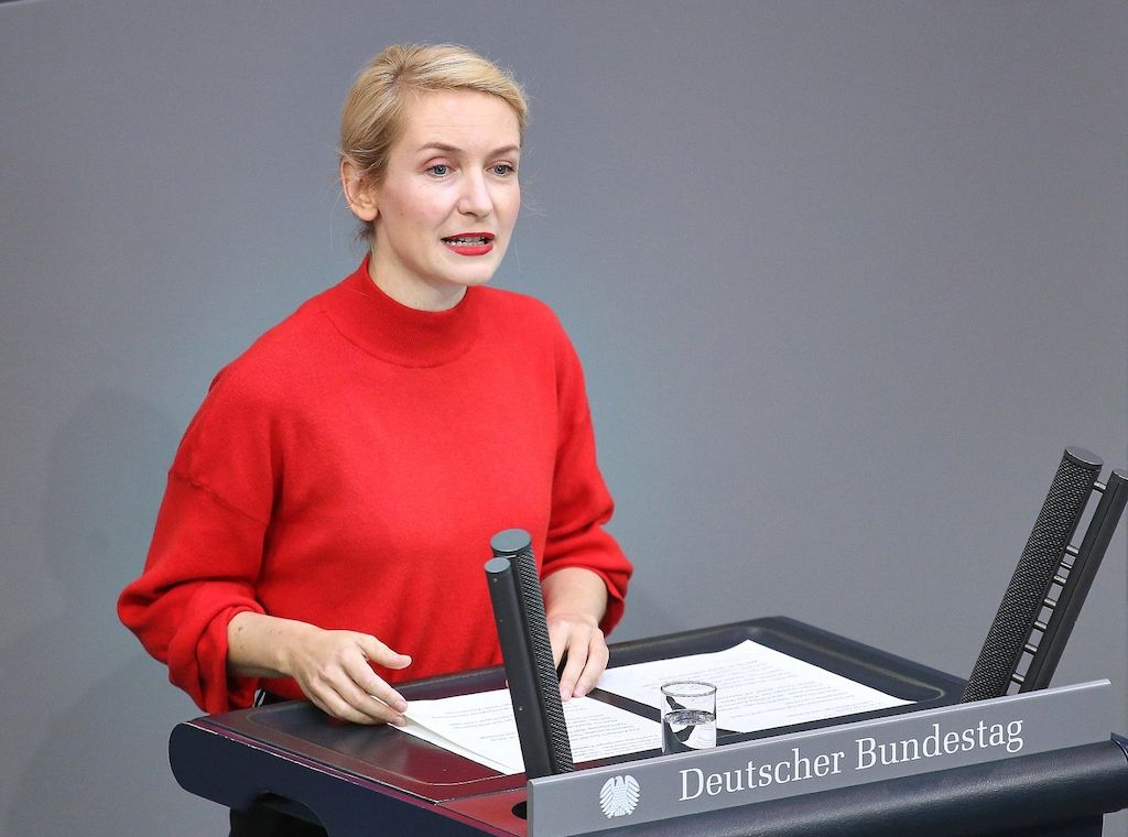 Linken-Chefin nennt AfD "Faschisten" - und bekommt Rüffel