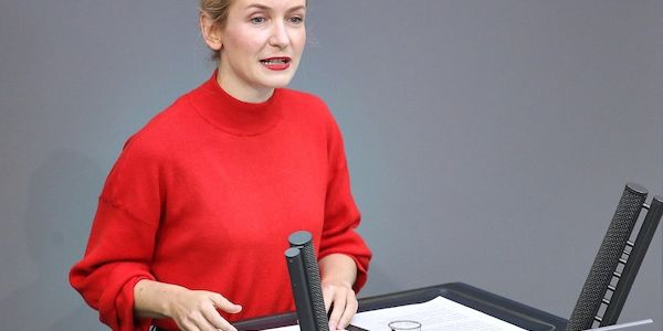 Linken-Chefin nennt AfD "Faschisten" - und bekommt Rüffel