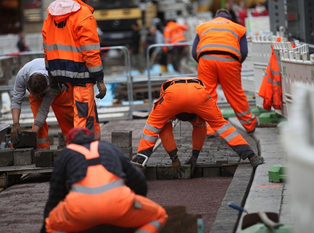 IW: Deutsche arbeiten weniger als andere Wirtschaftsnationen